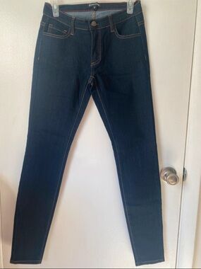 Women’s Skinny Jeans in Dark Blue Denim